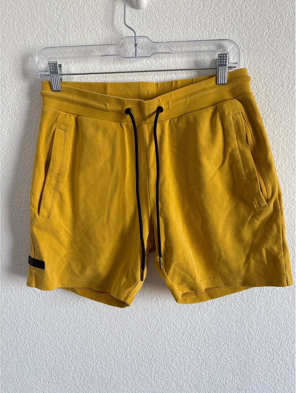 Alphalete Men's Yellow Cotton Drawstring Shorts Medium